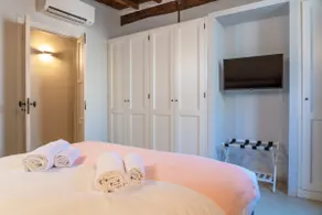 Reginella Luxury Apartment - Image 3