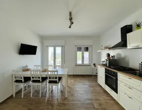 Lake view house with terrace and 3 private bedrooms - Image 2