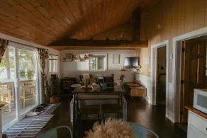 Couples cabin disconnect on Boat Lake pet friendly - Image 2