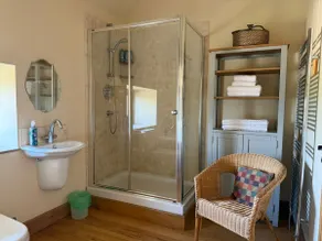 Annex with 4 Poster Bed - Image 3