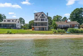 The Sandcastle. Elevator, house holds 24 guests - Image 2