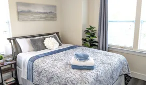 Small Cottage w/Private Workspace & Queen Bed - Image 2
