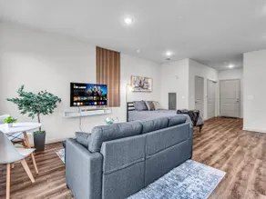 Sparkling Studio + Free Parking Near DT - Image 3