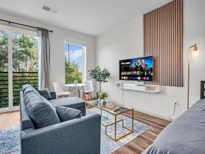 Sparkling Studio + Free Parking Near DT - Image 4