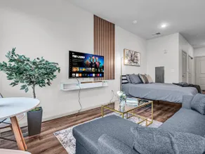 Sparkling Studio + Free Parking Near DT - Image 5