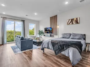 Classic Studio near DT + Free Parking - Image 2