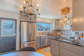 4BR Family Home| Pet-Friendly | Kids Playroom+Yard - Image 3