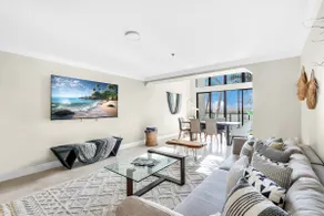 Ventur Loft 2-Story Beachfront Scenic Views - Image 2