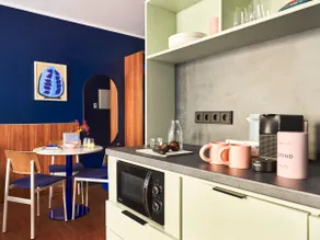 Numa | Large Studio w/ Kitchenette & Extra Bed - Image 3