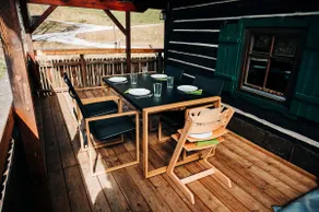 Hanibauer log cabin - relaxed time out - Image 4