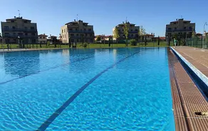 Chalet 3 Bed | Pool & Tennis | BBQ Patio - Image 4