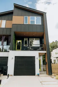 3BR ensuites, Garage, Mins to Airport & Uptown - Image 5