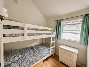 Amberley Beach lakefront cottage - Lake Huron - Image 4