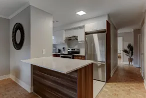 Comfy 2BR in downtown MTL - Image 3