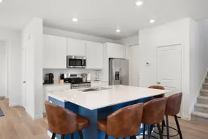 *NEW 3BR Home close to Sky Ridge Med Ctr, Pets OK - Image 3