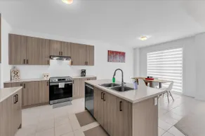 Luxurious New Build by Elora Gorge I Large Tub - Image 4