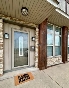 Riverview Residence in Historic Downtown Alton - Image 2