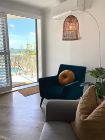 Scarborough beautiful beachfront Apartment - Image 2
