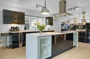 Substantial house in Cambridge with hot tub - Image 4