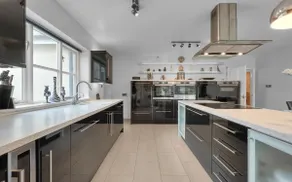 Substantial house in Cambridge with hot tub - Image 5