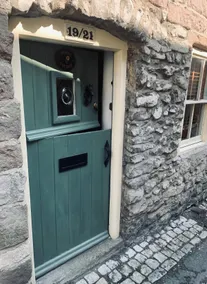 Fryers Cottage Wirksworth, a traditional yet stylish 2-bedroom Peak District cottage - Image 2