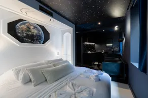 Galaxy Suite - Starry Stay with Balneo for Two! - Image 2