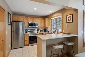 Large Condo, slps 18, perfect for your summer stay - Image 2