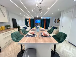 * Whole Luxury & Cosy House | Prime Location * - Image 3