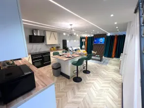 * Whole Luxury & Cosy House | Prime Location * - Image 2
