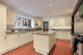 Stunning Countryside Home in Surrey by 53 Degrees Property, Ideal for Family Getaways, Private Tennis Court! - Image 5