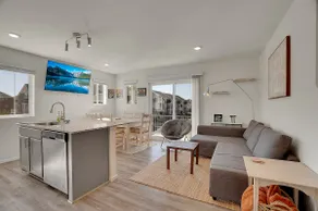 Modern 3BR House Near Higways & Denver Int Airport - Image 2