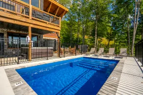 Fall into Luxury, Free Heated Pool until oct 1st - Image 2