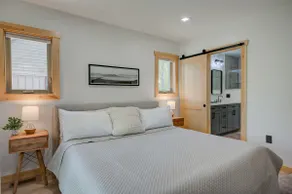 Spacious White Mountain Home w/2 Masters+Hot Tub - Image 3