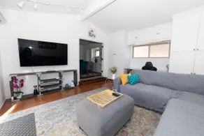 Cozy Coastal Home - Image 2