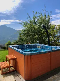La Rustica: Wooden House with Outdoor Jacuzzi & Spa - Image 2