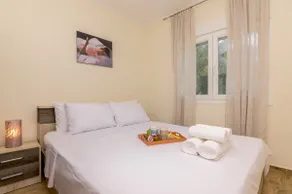 Olive House 2 - Image 3
