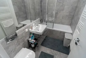 Lagoon Park Apartment with Beach View - Image 5