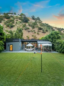 Family-Ready Beverly Hills Retreat Near It All - Image 5