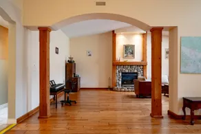 Fort Wine Manor: Entire Private Estate Home - Image 2