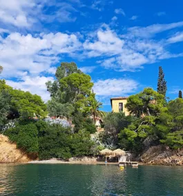 Stone build cottage in Love Bay Poros - Image 2
