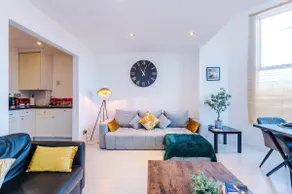 Private for Contractors! Short walk from Anfield - Image 3