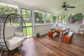 Paramount Paradise: Stylish + Screen Porch! - Image 4