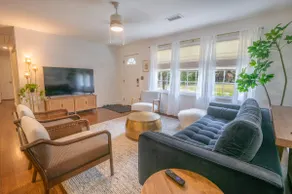 Paramount Paradise: Stylish + Screen Porch! - Image 5