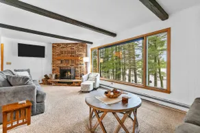 Charming Lakeside Escape - Image 2
