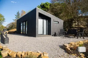 Luxury Cabin with Hot Tub & Spa Facilities - Image 4