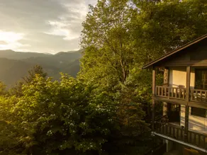 Family-Friendly Chalet in Smoky Mountains - Image 5