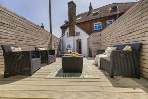 Corner House- hot tub and outdoor fireplace - Image 5