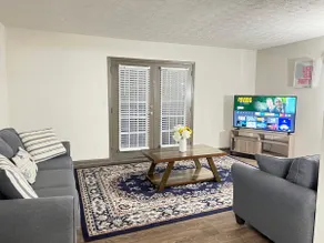 Entire cozy 2-bedroom Guest house in Atlanta - Image 5