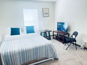 Entire cozy 2-bedroom Guest house in Atlanta - Image 4