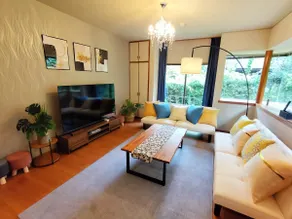 Luxurious chandelier, 2 living rooms, maximum 19 people, roofed BBQ, 10 minutes by car from Shuzenji, 2 gas dryers - Image 4